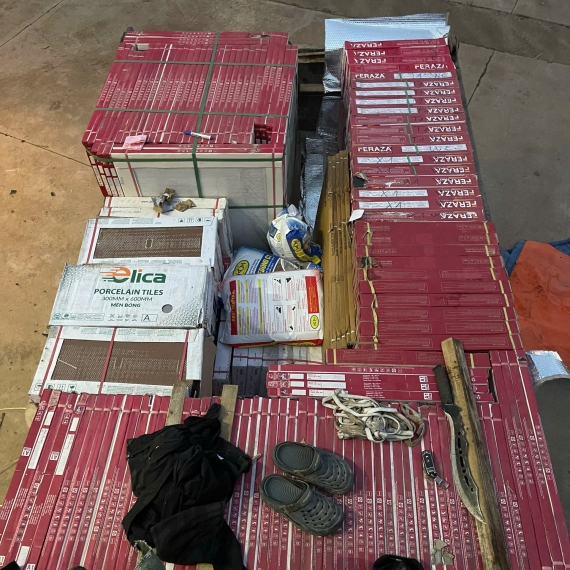 VẬN CHUYỂN VẬT LIỆU CHO KHÁCH HÀNG 